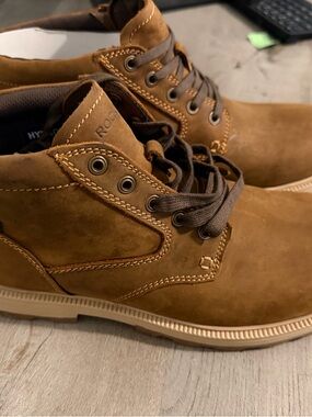 Rockport Men’s Tan/Brown Leather Chukka Boots